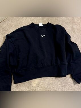 Nike Black Women's Cropped Crewneck Sweatshirt with White Swoosh